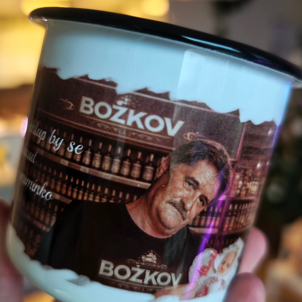 Půllitrový plecháček božkov